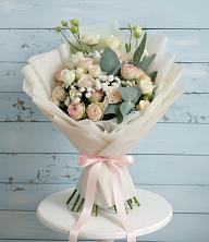 Букет цветов из:  Розы и Лизиантусы в Вавож