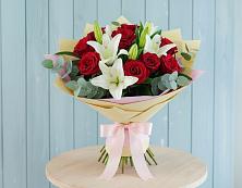 Букет цветов из:  Лилии и Розы в Вавож