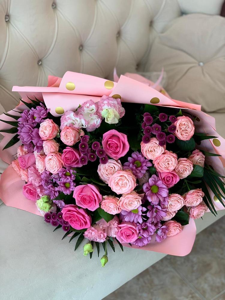 Букет цветов из: Хризантемы, Розы и Лизиантусы в Вавож