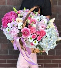 Композиция солнечный день в Вавож Цветочная композиция из Розы, Хризантемы, Пионы и Лизиантусы в корзине в Вавож