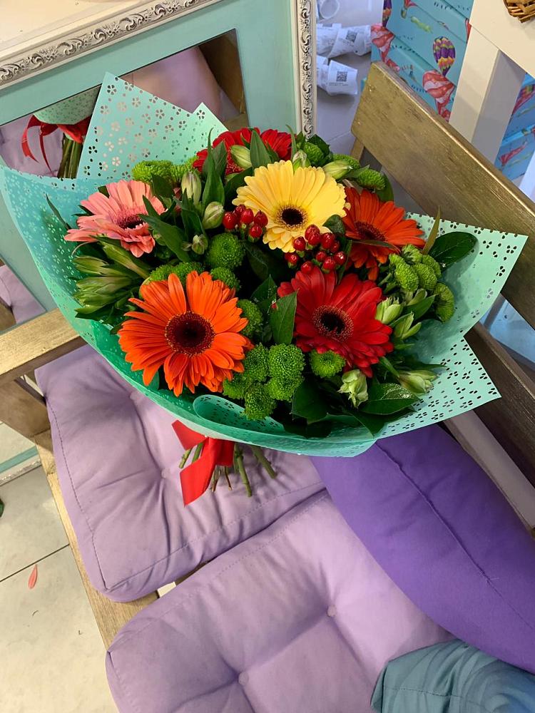 Букет цветов из: Герберы, Хризантемы и Альстромерии в Вавож