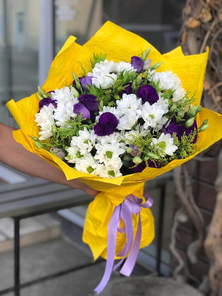 Букет цветов из: Ирисы, Хризантемы и Ромашки в Вавож