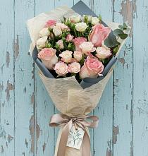 Букет цветов из:  Розы #REPLACE_PRED# Вавож