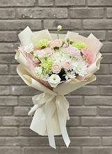 Букет цветов из:  Гвоздики, Розы, Лизиантусы и Хризантемы в Вавож