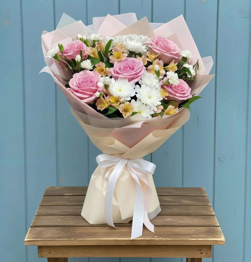 Букет цветов из: Гвоздики, Орхидеи и Розы в Вавож