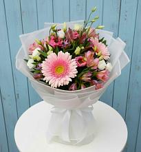 Букет цветов из:  Герберы, Альстромерии и Лизиантусы в Вавож