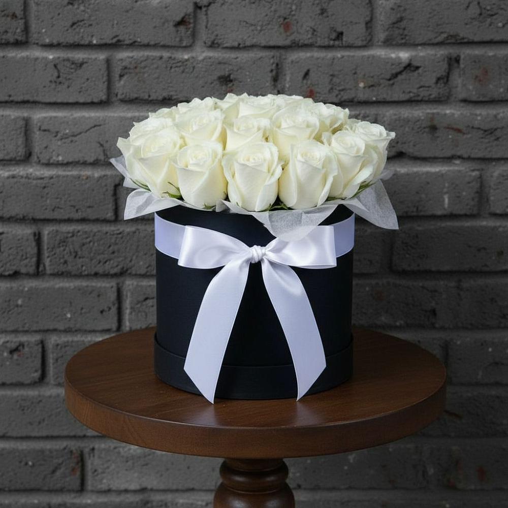 Цветочная композиция из Розы в шляпной коробке в Вавож