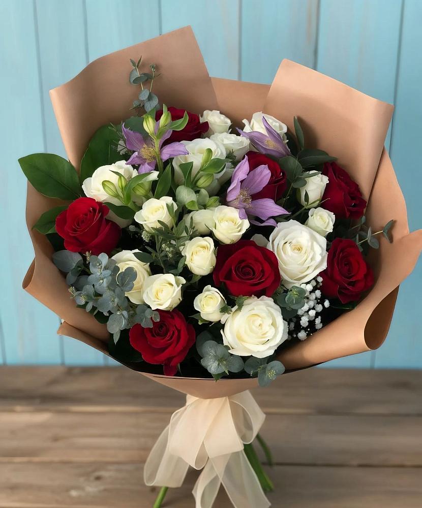 Букет цветов из: Розы и Альстромерии в Вавож