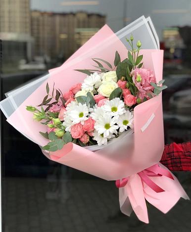 Букет цветов из: Розы, Лизиантусы и Хризантемы в Вавож