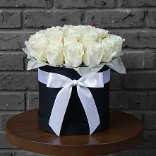 Цветочная композиция из Розы в шляпной коробке в Вавож